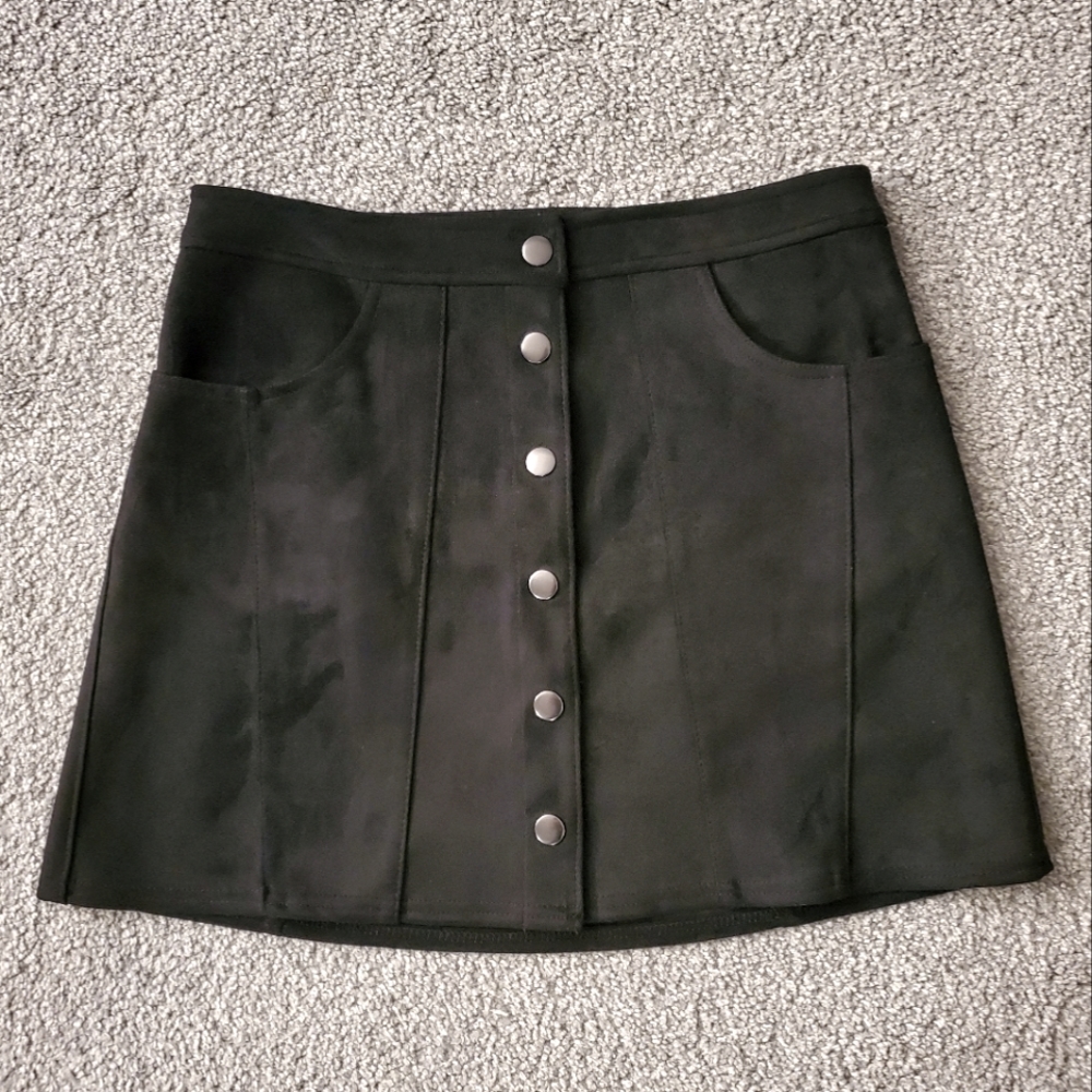 Express snap faux suede mini skirt sz 4